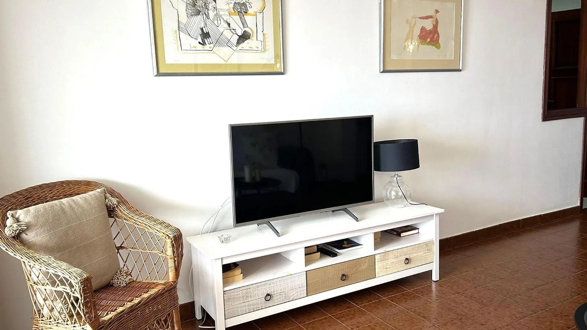 Holiday Flat, Radazul