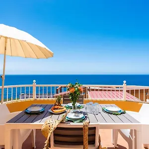 Beachfront Triplex With Swimming Pool & Parking Radazul
